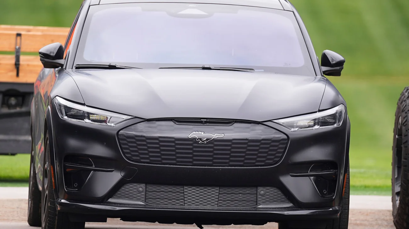 AP_25174584956601_5e334a3f89