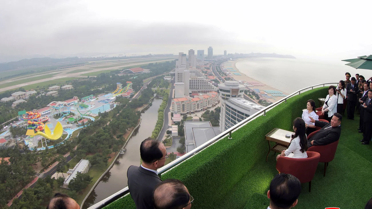 AP_25177138134040_1c2fd3afe1