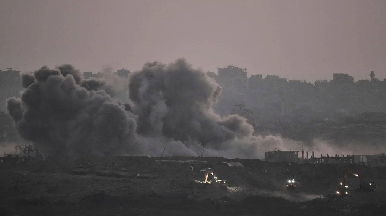 Ataques de Israel matan a 24 palestinos en Gaza, 10 por comida