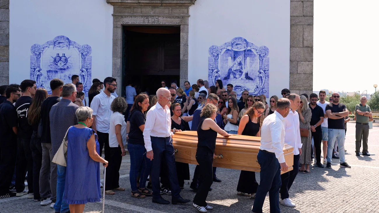 AP_25186405071818_d9df7cf85e