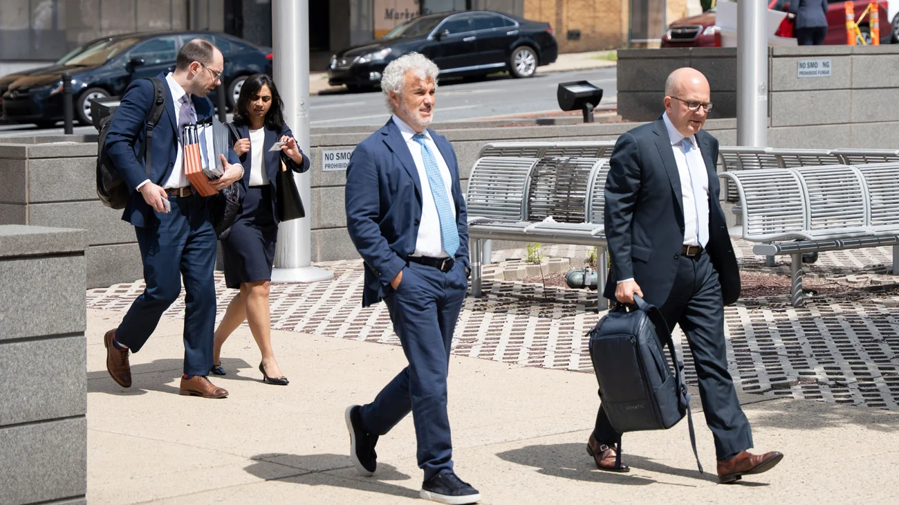 AP_25198044725245_fa1ac83703