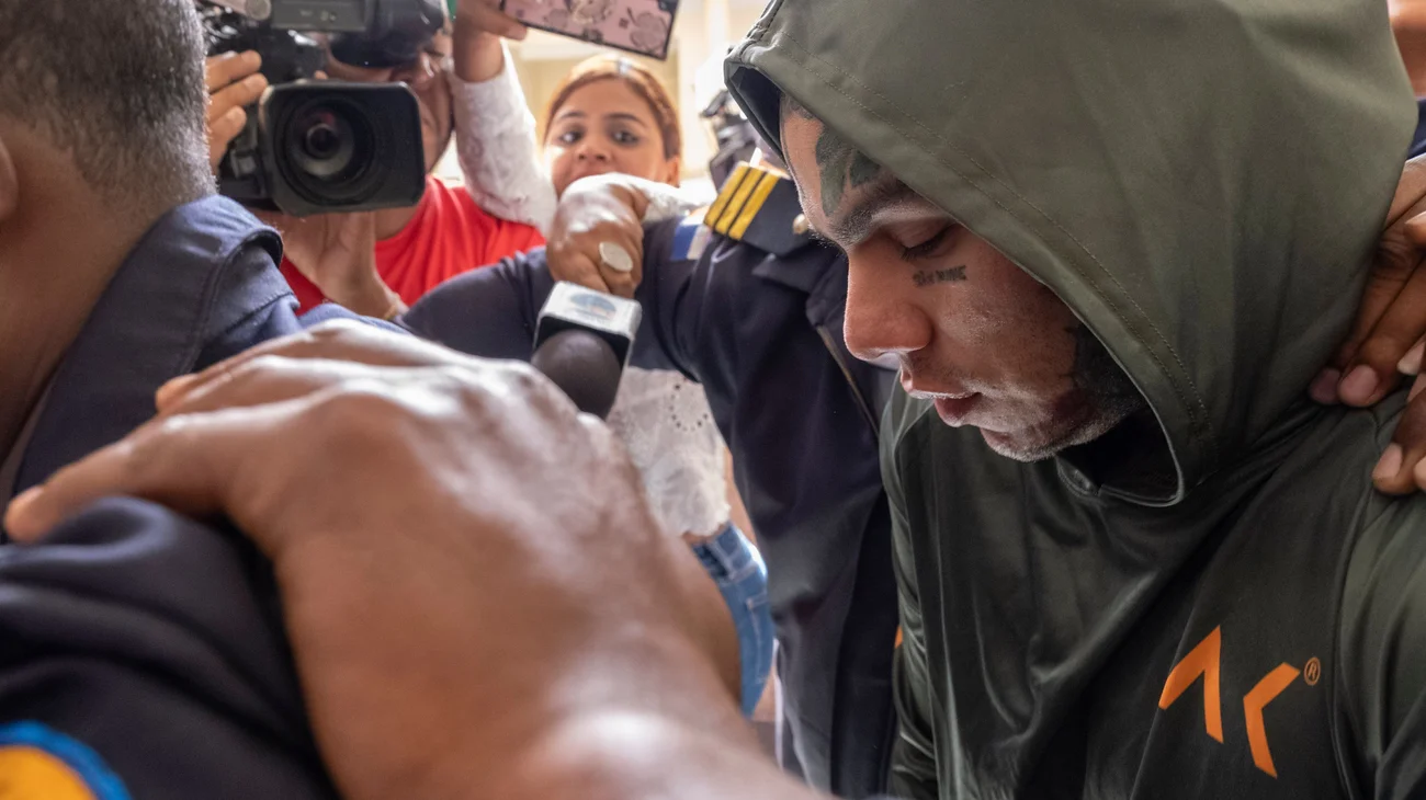 AP_25204629621346_7003c9893d