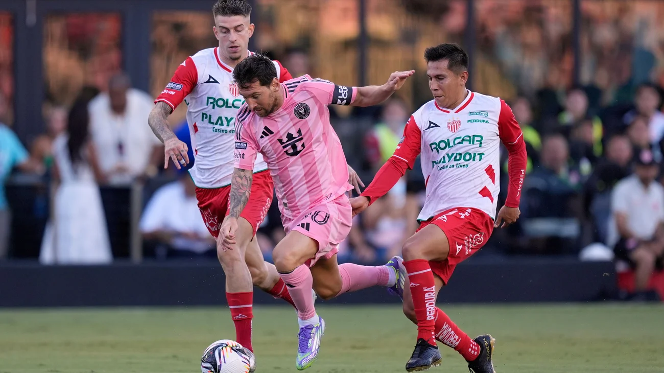 AP_25214863239051_0a9a77ceac