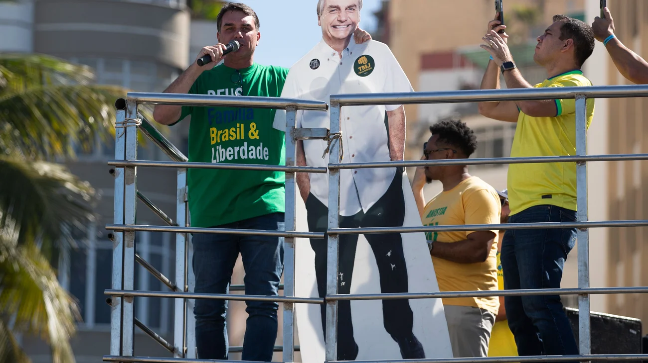 AP_25216779063528_863f33074c