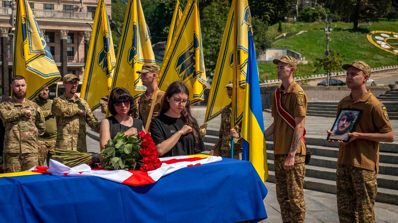 AP_25222457141306_77420e067c