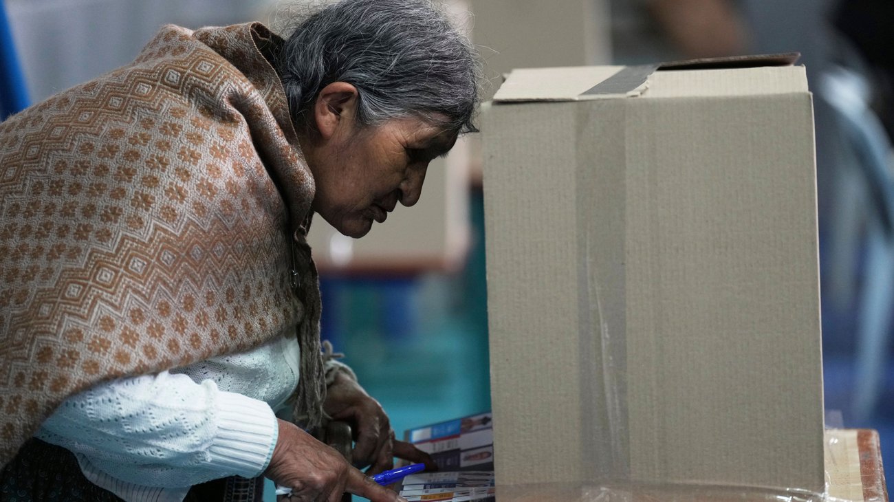 AP_25229457721990_de2651edad