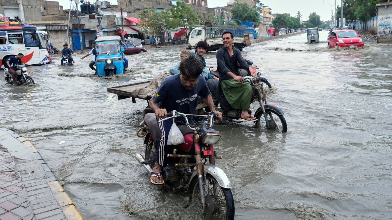 AP_25231437396044_f309adfa98