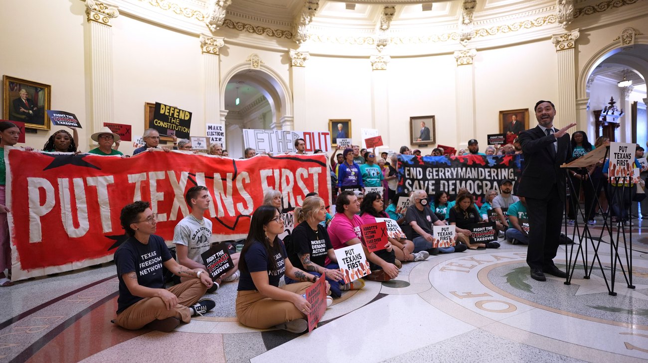 AP_25232685304507_30f413ca76