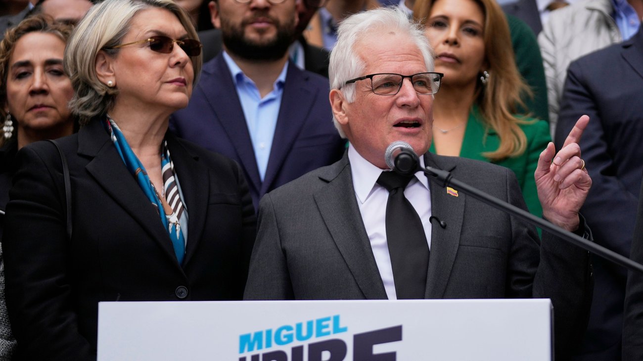 AP_25238690829490_9da8447210