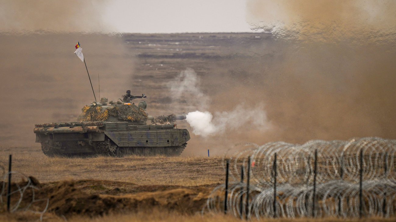 AP_25240540891416_1b95f7fdaf