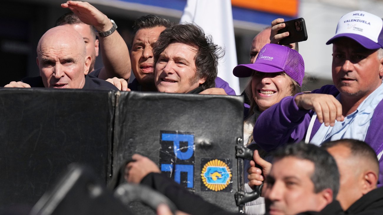 AP_25240650294877_ed9250deed