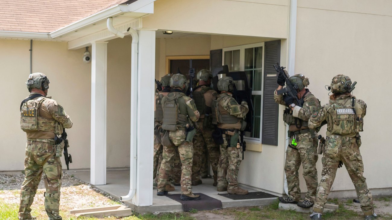 AP_25242189069993_3ca8550bfa