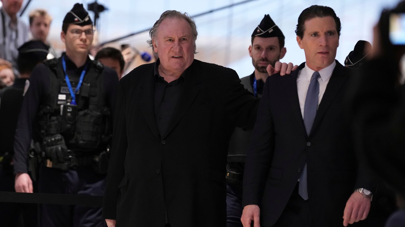 AP_25245526873752_b5f12dd081