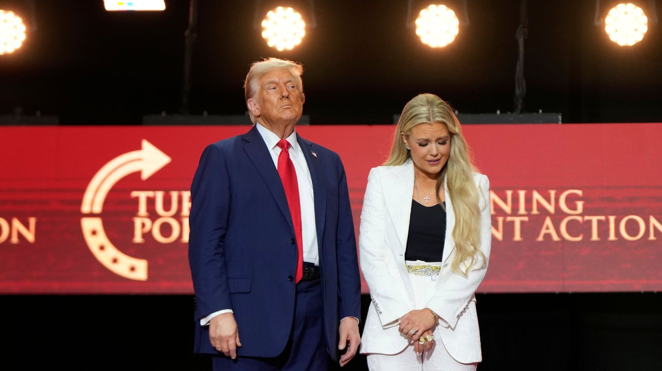 AP_25264857331472_d7ed55c125