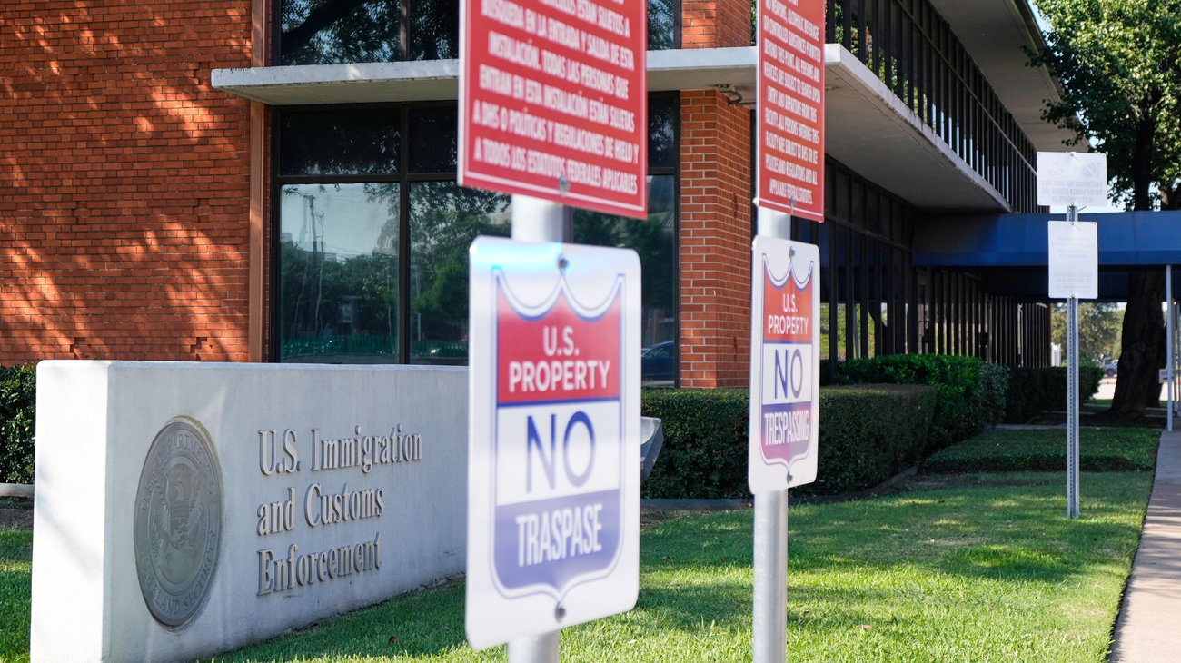 AP_25272826680236_a9e0a5d86f