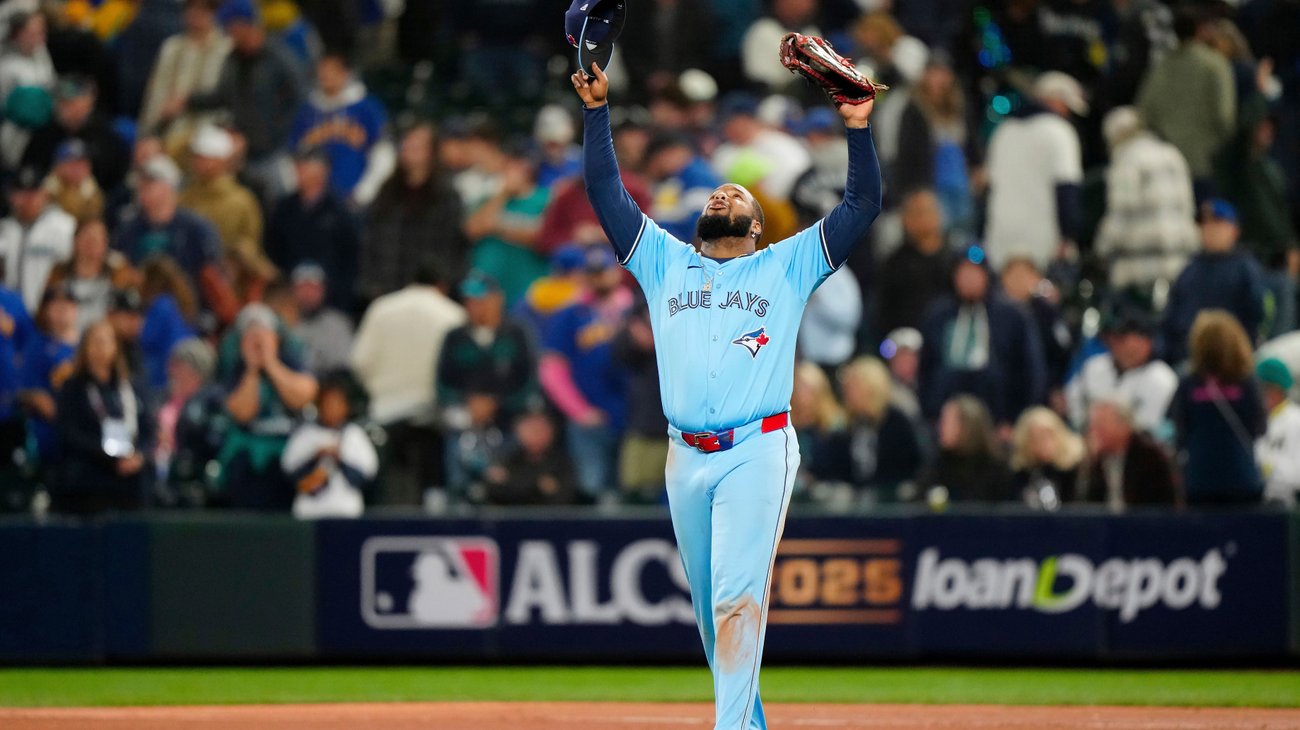 Toronto despierta y aplasta 13-4 a a Mariners; ponen serie 2-1