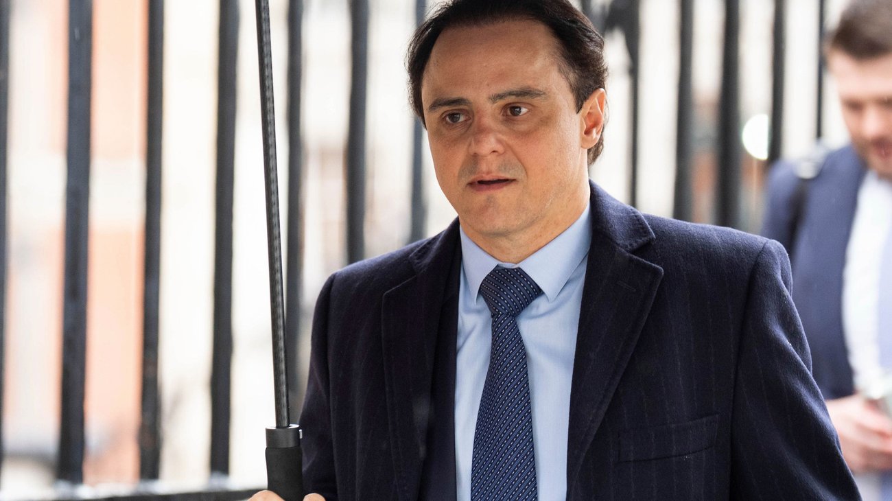 AP_25302635715565_b209f1a386