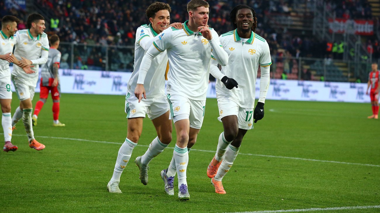 AP_25327598376221_e578b4a594