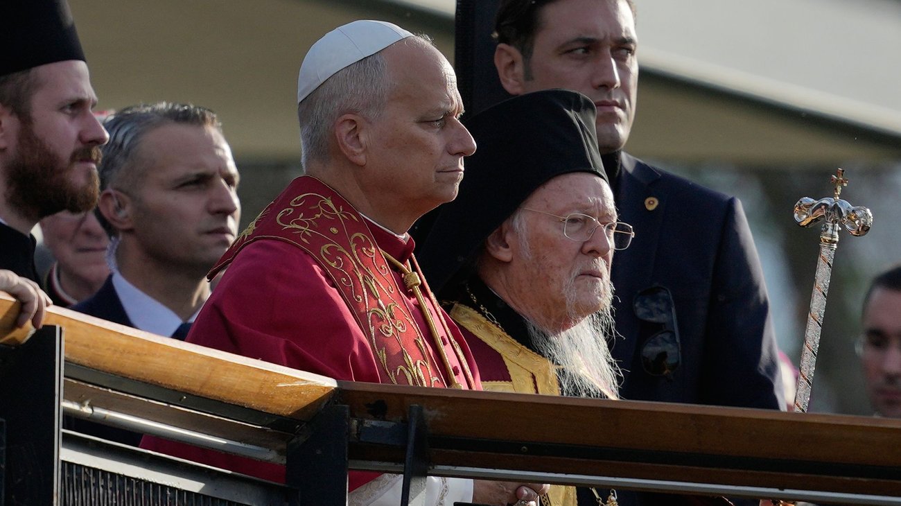 AP_25332665326869_569bc12ac7