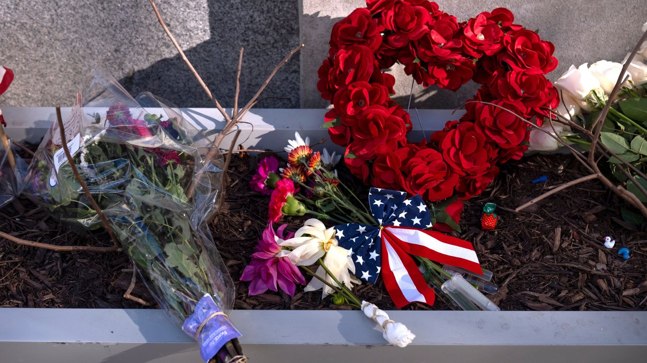 AP_25332704422851_b6690fd643