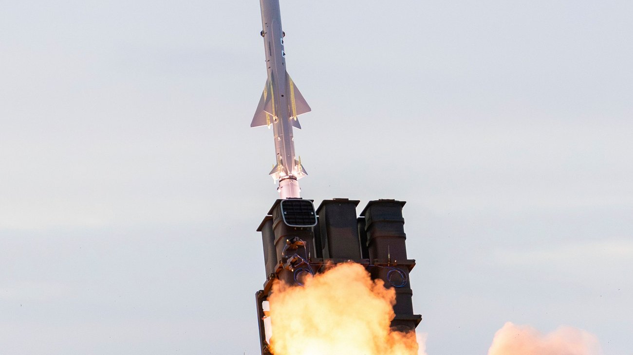 AP_25360086195892_bb93f25532