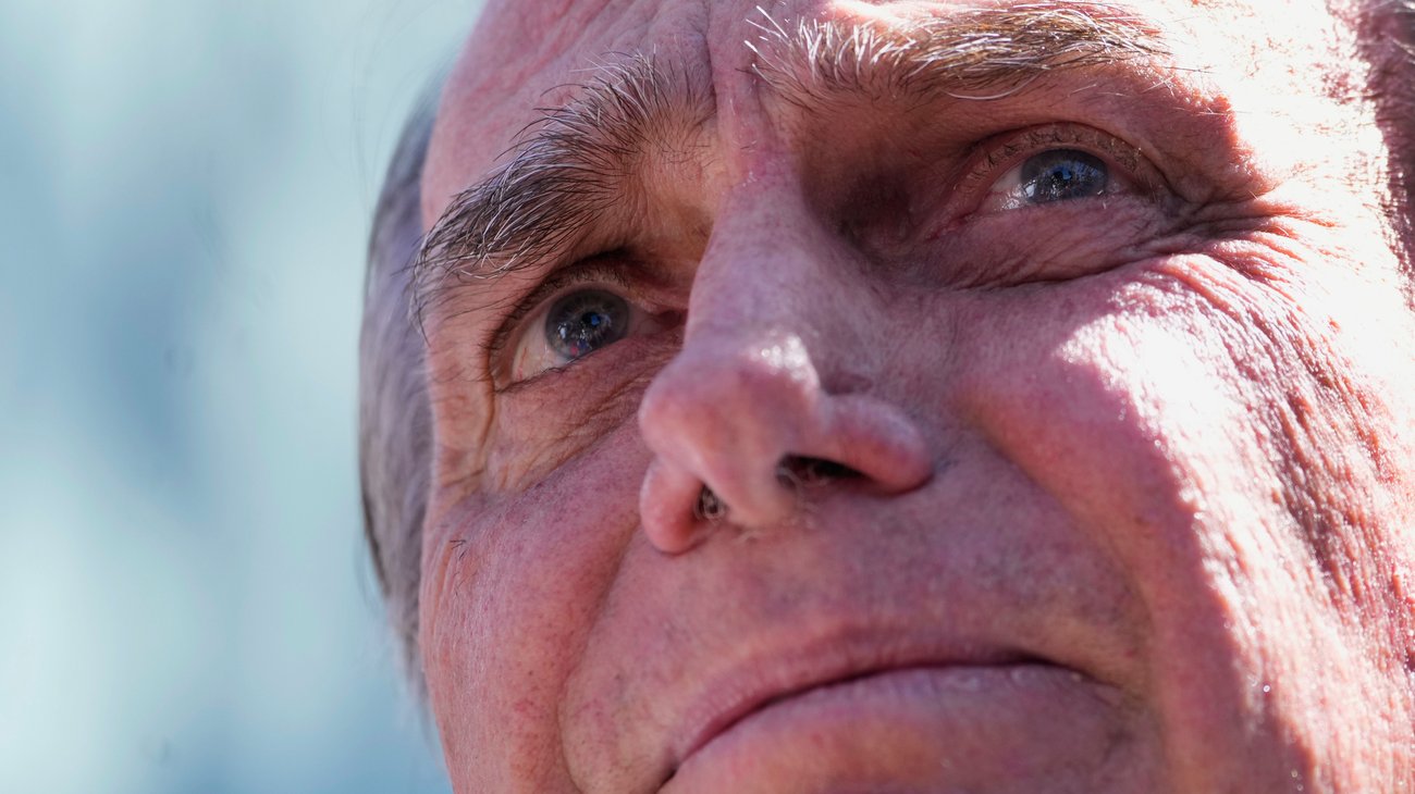 AP_26001830872995_228b441eae