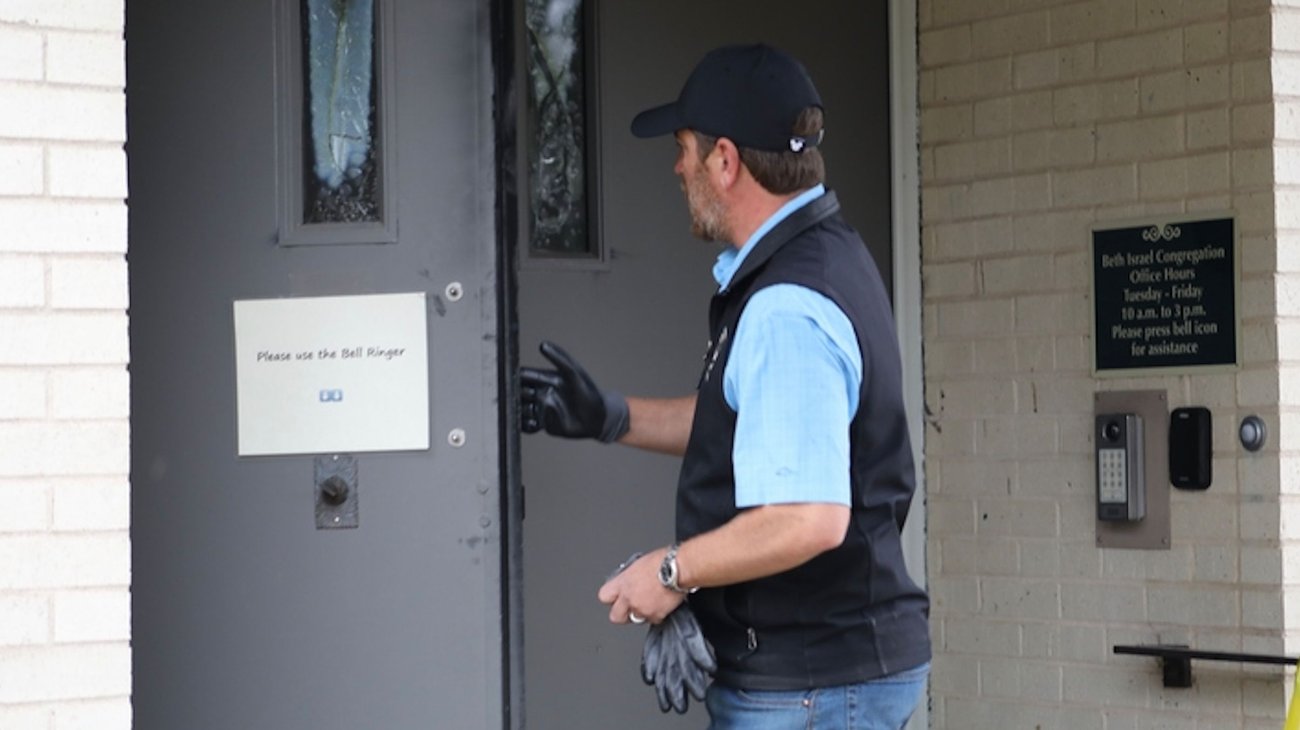 AP_26011662033169_34cef755b2