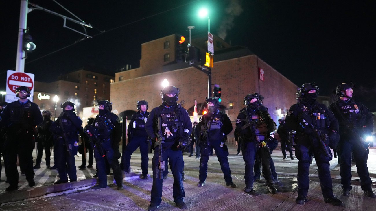 AP_26029178111851_38d1c9bee9