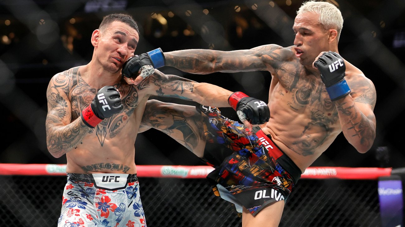 ¡Nuevo BMF! Charles Oliveira vence a Max Holloway por decisión