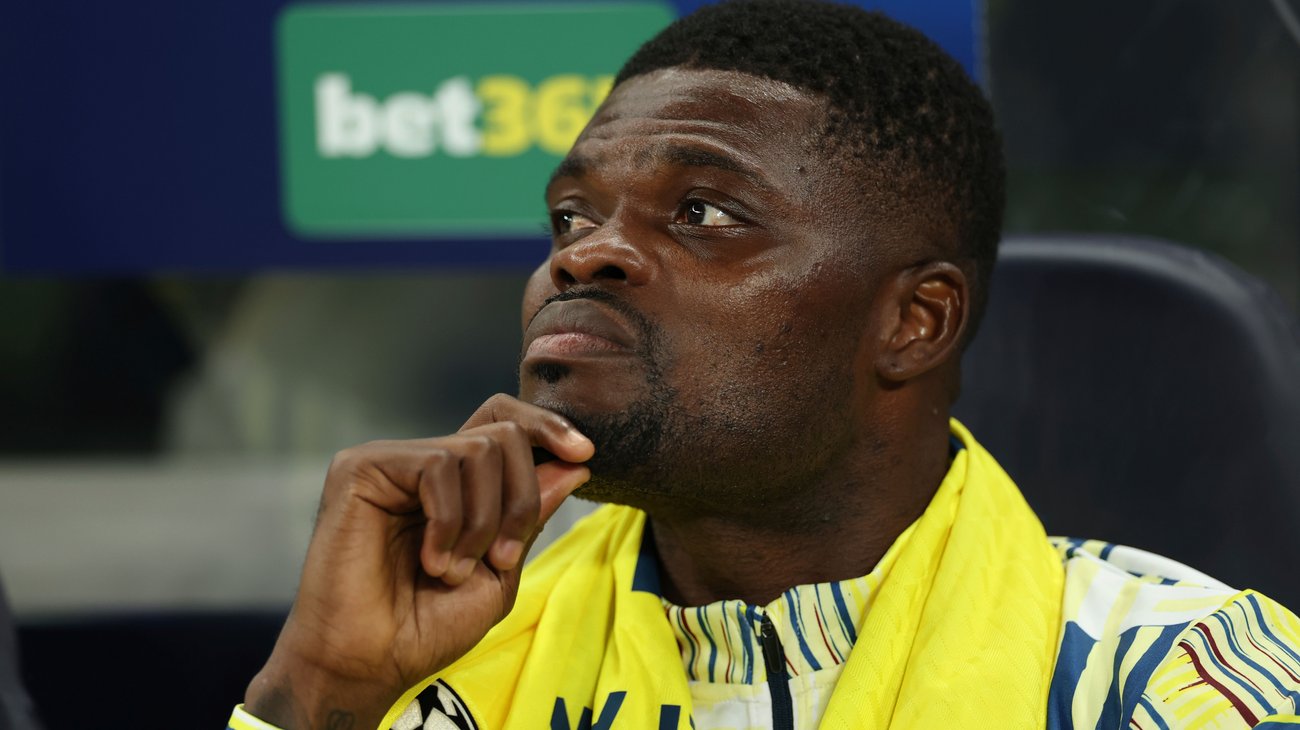 AP_26072560375814_7a6932c03a