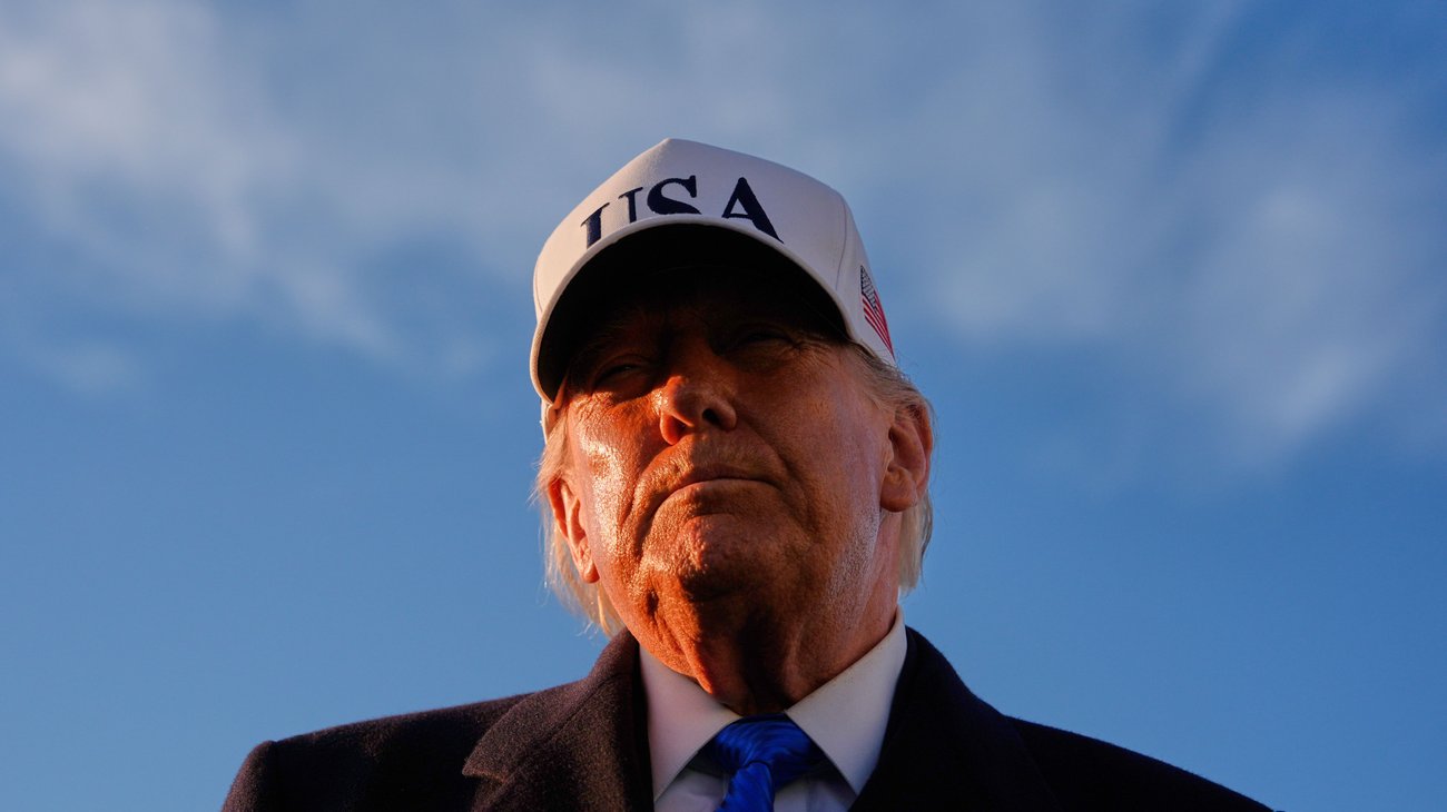 AP_26072824114293_509f280903