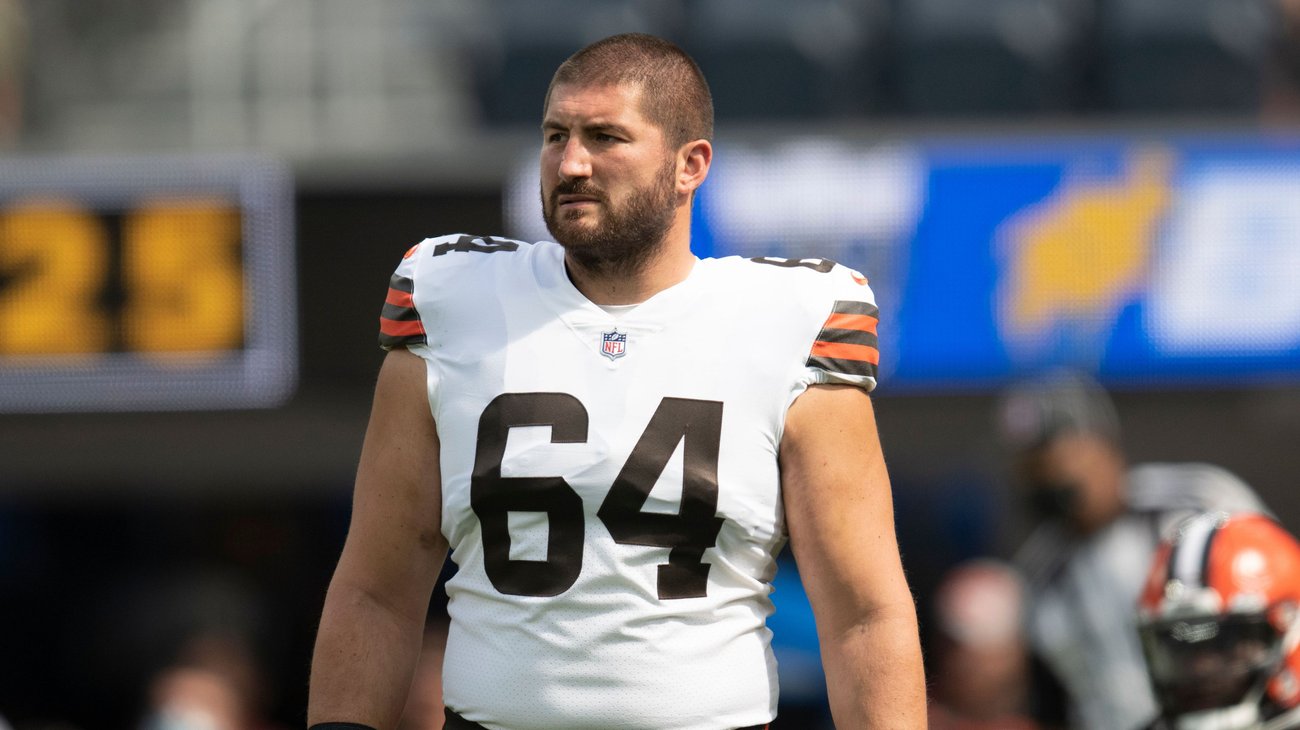 AP_26077072144190_49453b3202