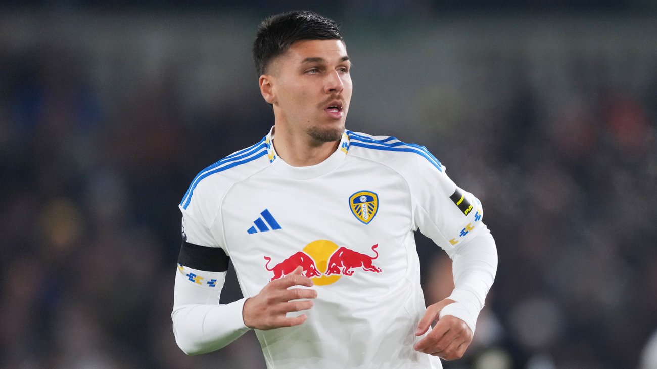 Autoriza FIFA a Piroe y Bogarde jugar con Surinam