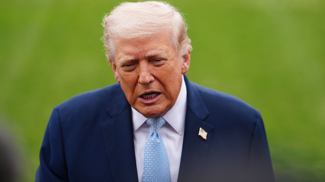 Trump aplaza ataques a Irán y abre ventana para acuerdo