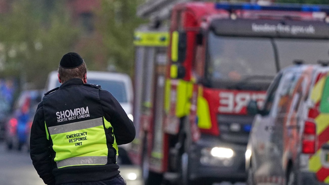 AP_26082386046658_d7381ff7e9