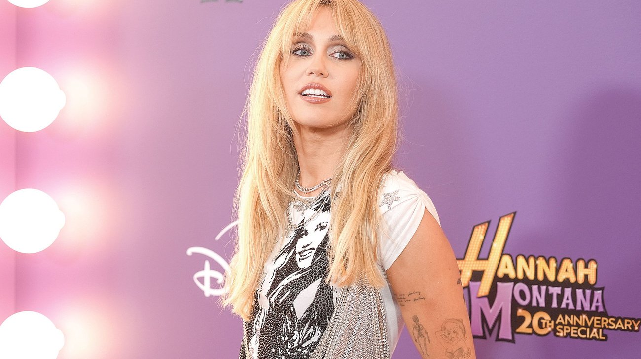 AP_26083072943935_9243b0bf46