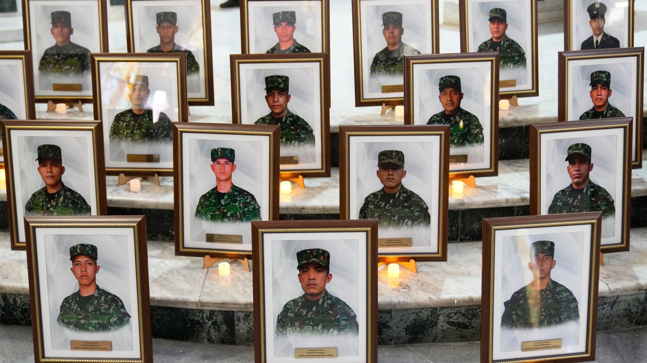 AP_26086640493811_1_8a2746bd79