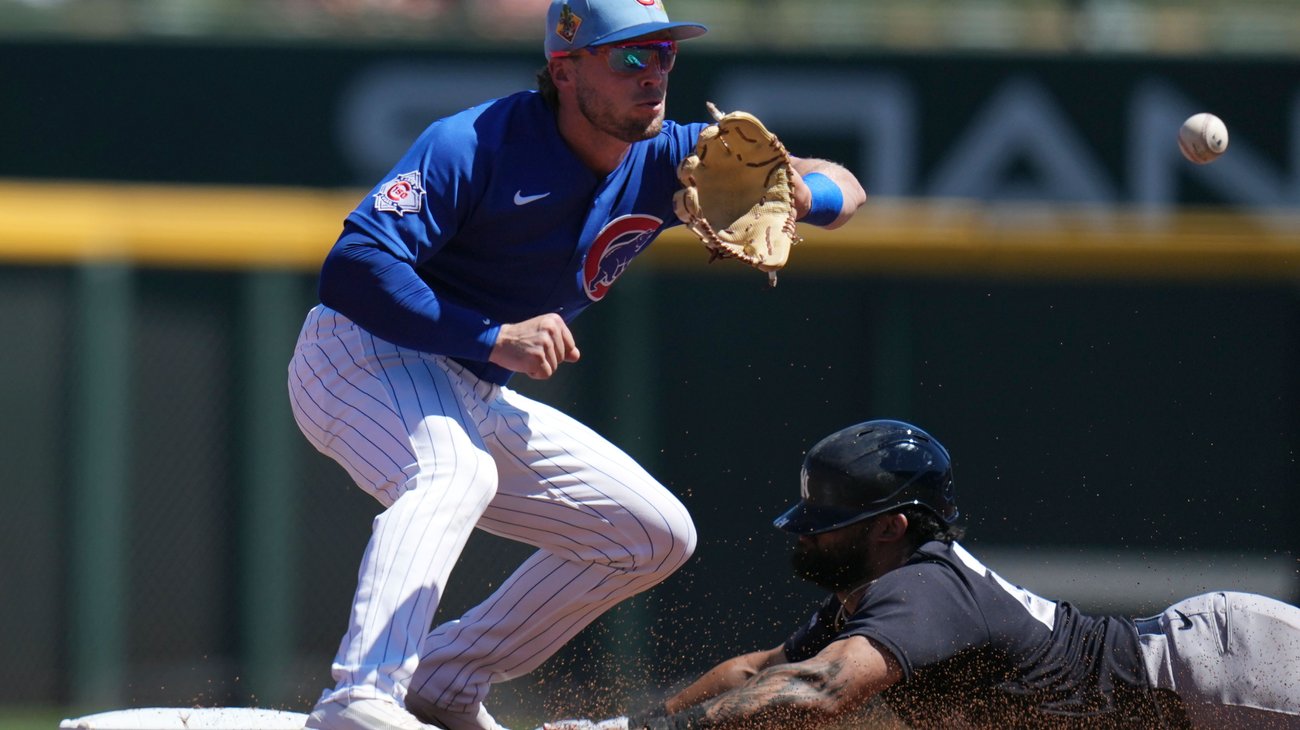 Cachorros blindan a Nico Hoerner con millonario contrato