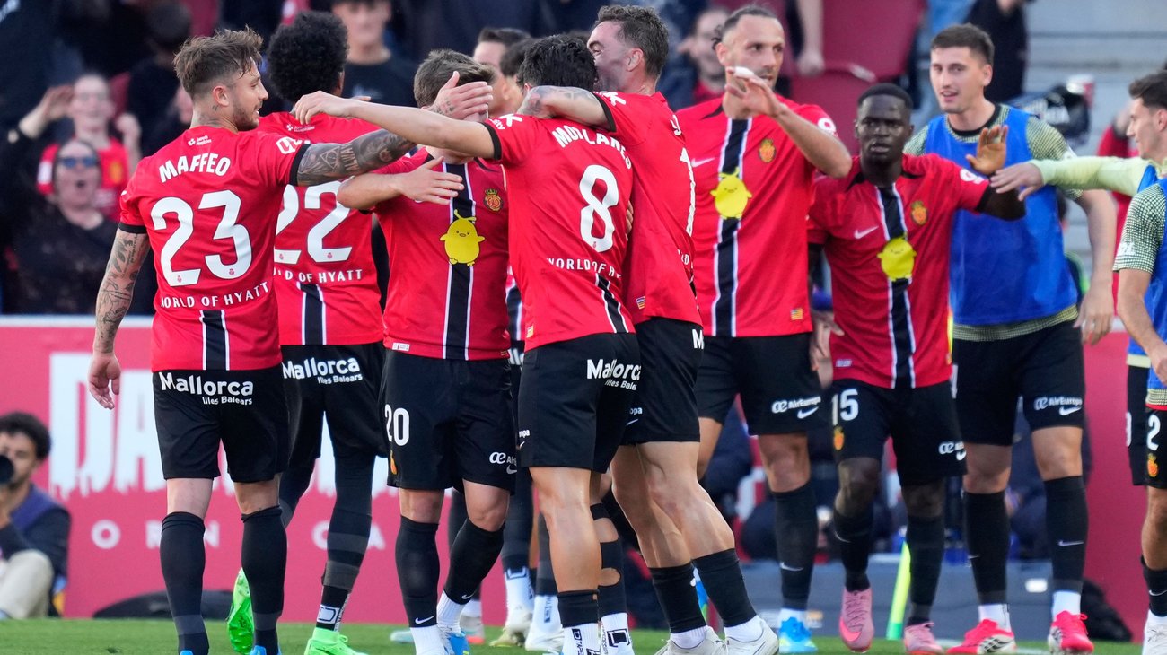 AP_26094542682278_48ab9f90ba