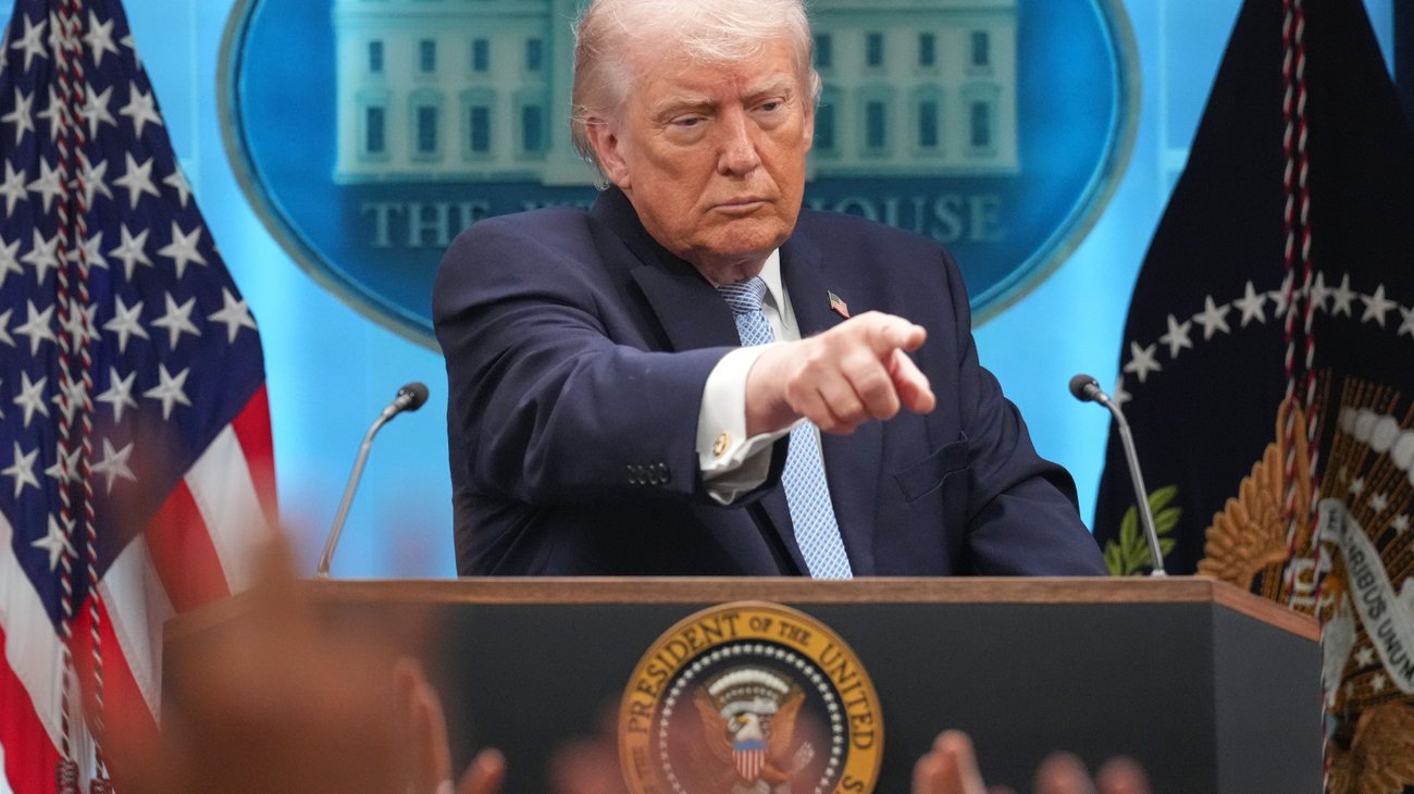 Trump anuncia 'fin de 47 años de corrupción' en Irán