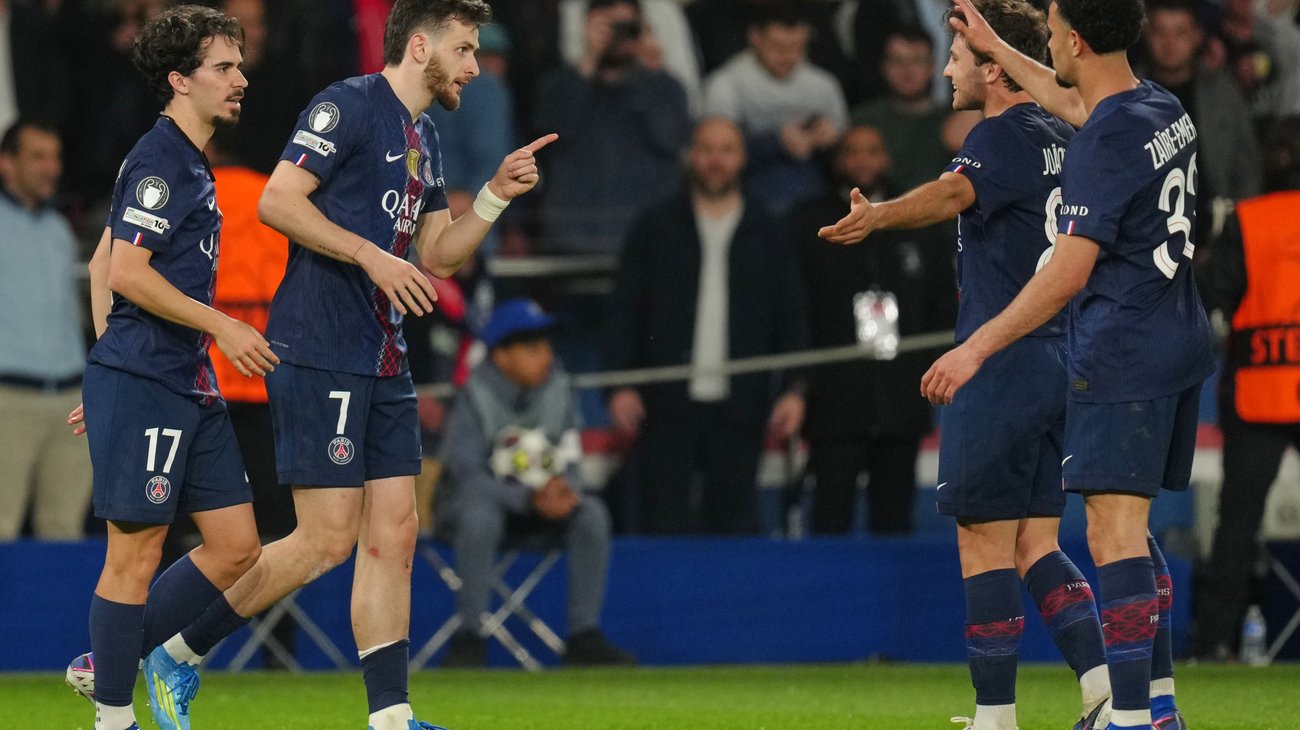 AP_26098740468697_d835bc4e95