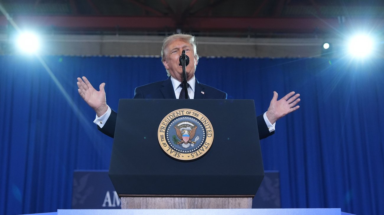 Trump asegura que negociaciones 'constructivas' con Irán avanzan