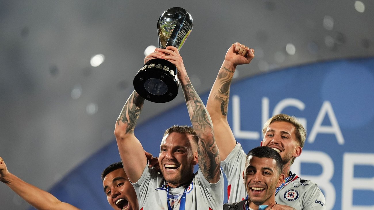 ¡Llegó la décima! Cruz Azul vence a Pumas y es el nuevo campeón