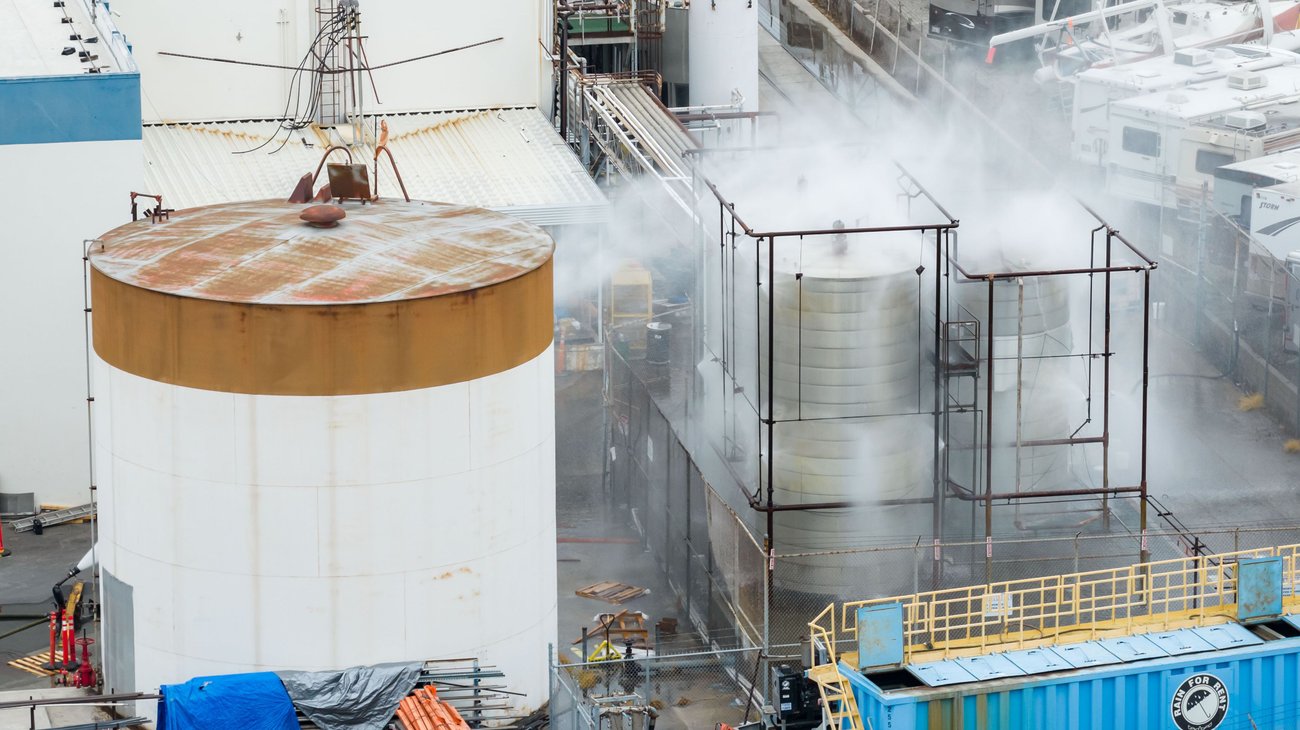 Controlan riesgo de explosión por fuga química en California