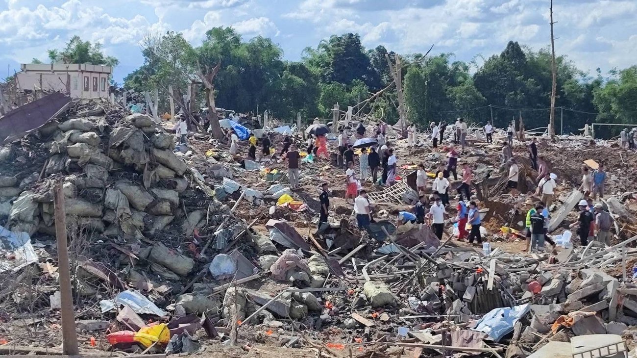Explosión de edificio en Myanmar deja al menos 45 muertos