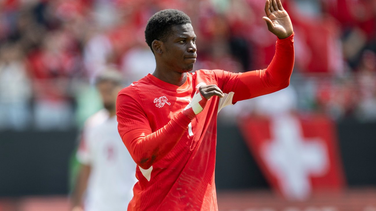 Delantero suizo Embolo busca visa urgente para jugar el Mundial