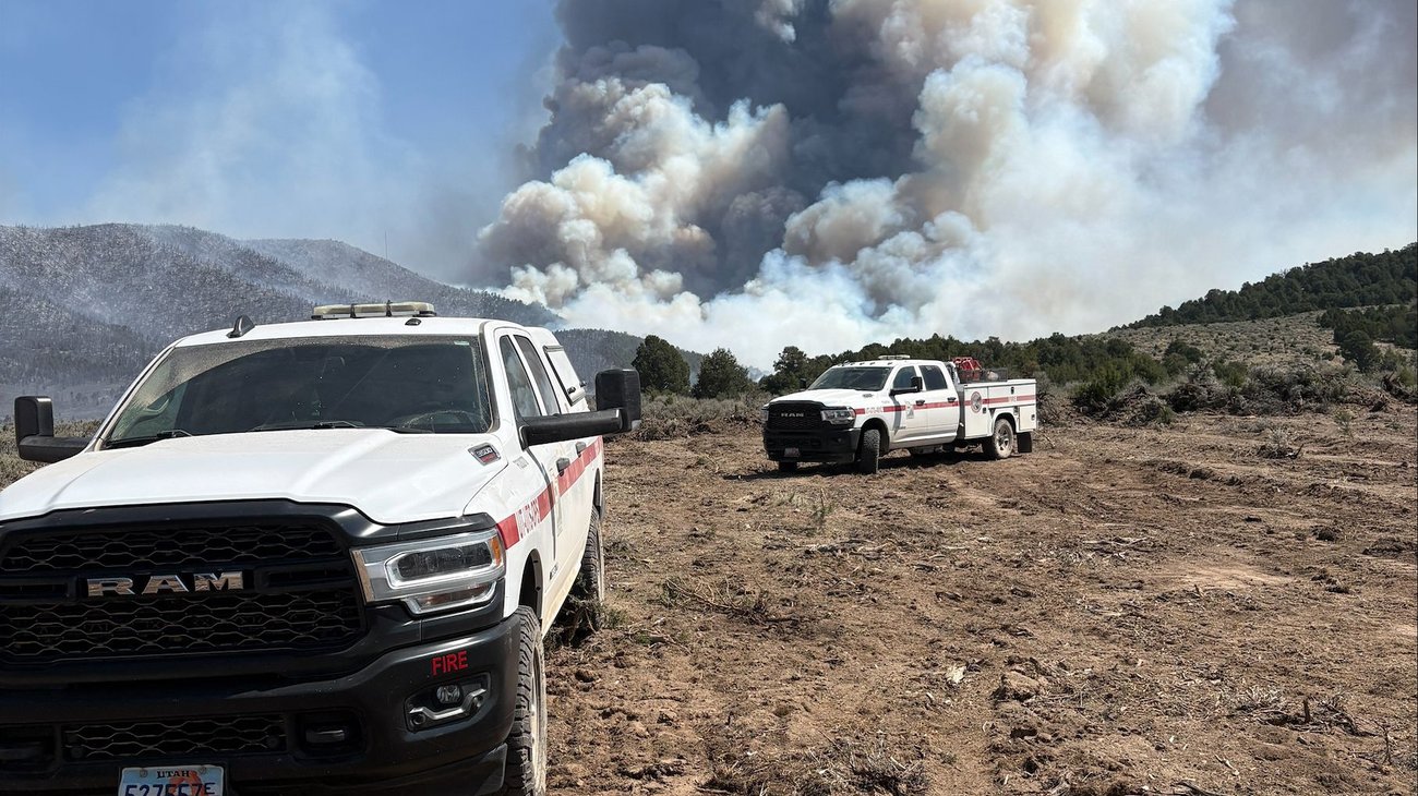 Crecen incendios forestales por calor extremo en EUA