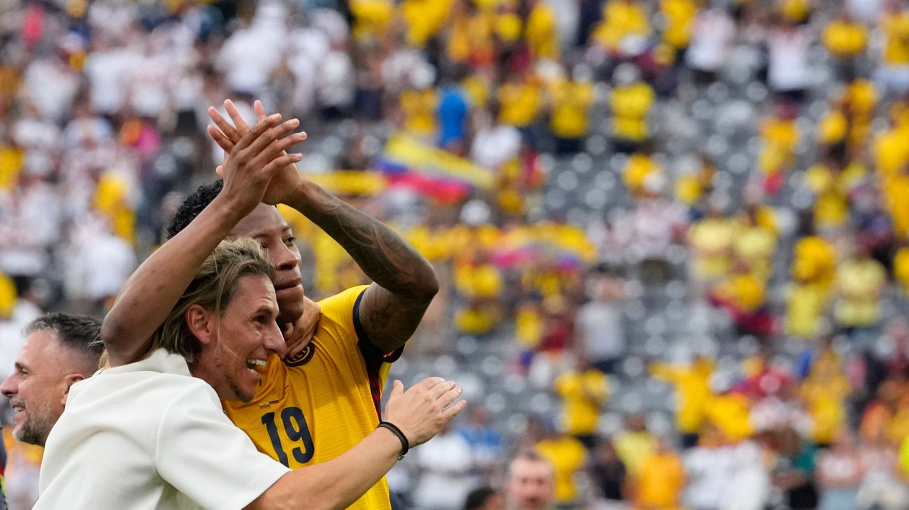 Ecuador presenta reclamo por 'serenata' de aficionados mexicanos