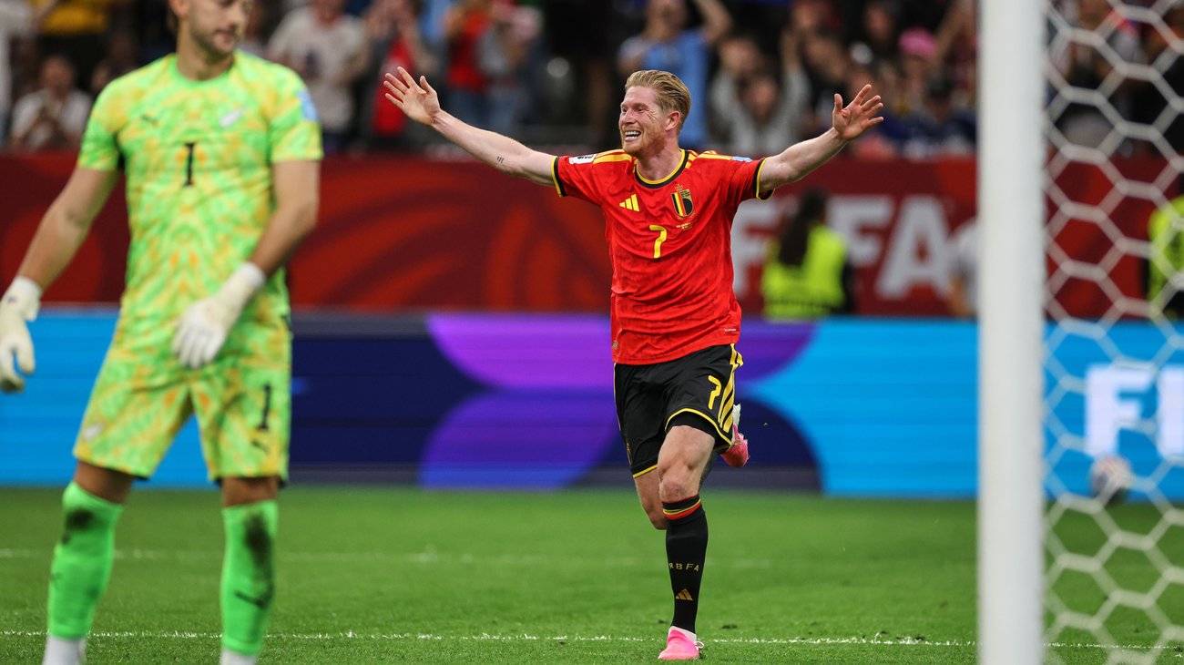 Bélgica golea a Nueva Zelanda y avanza como líder del grupo G