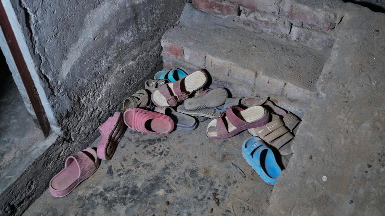 Colapso de techo en Pakistán deja 14 niños muertos